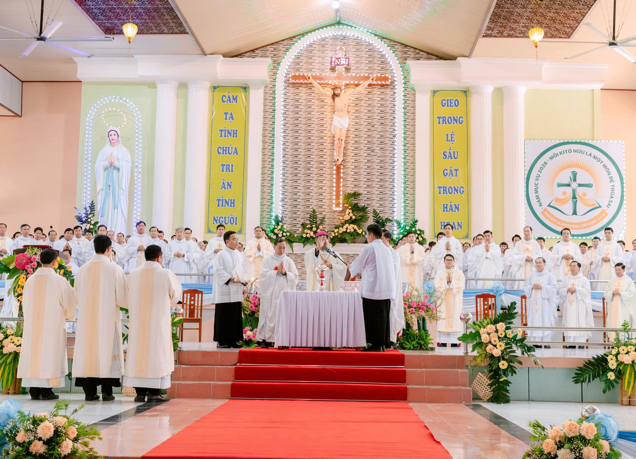 Thánh lễ Truyền Dầu tại Đài Đức Mẹ Tân Hiệp